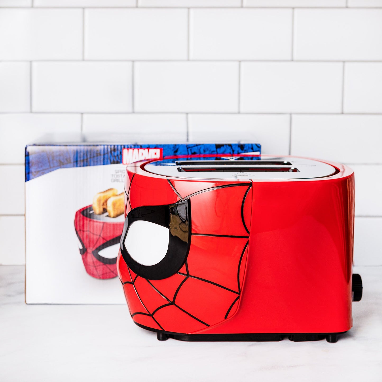 Süper Kahvaltılar için Ultimate Marvel Spider-Man Tost Makinesi