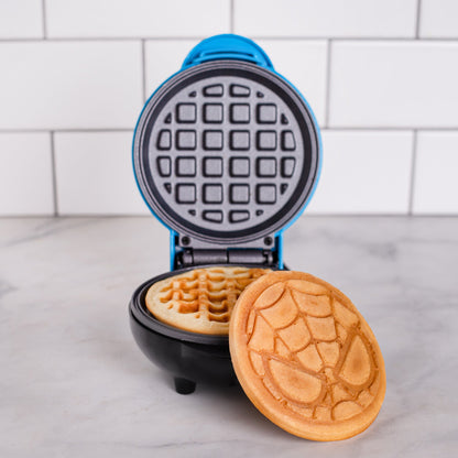 Örümcek Adam Mini Waffle Makinesi: Harika Kahvaltı Lezzetleri Hazırlayın!